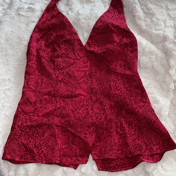 Guess Tops - Guess top NWT